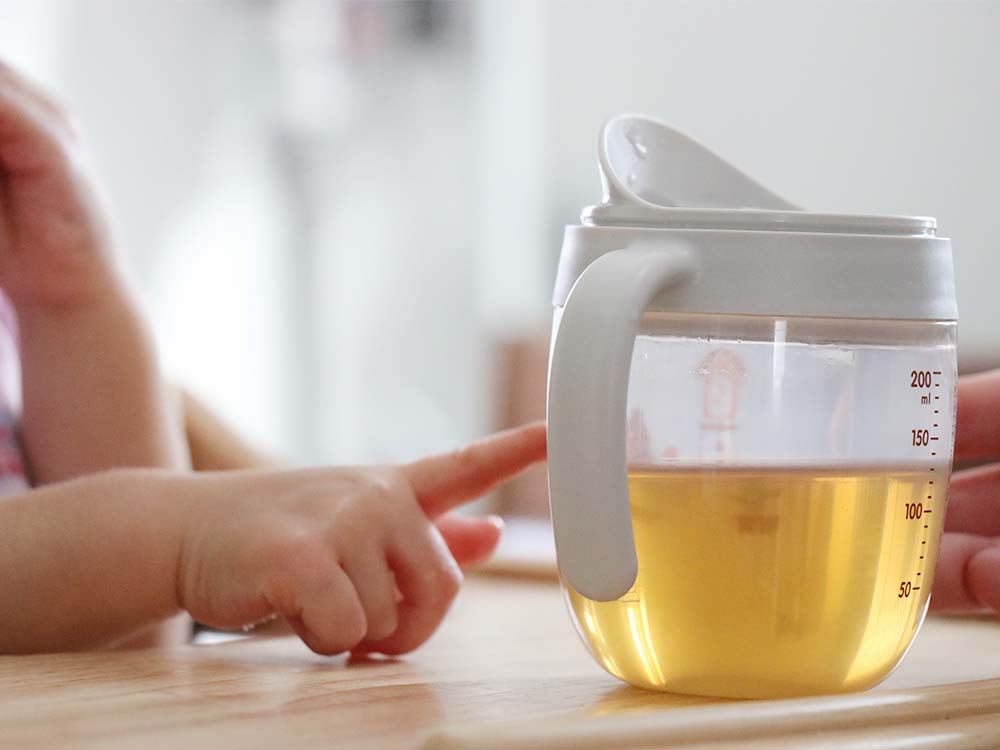 赤ちゃんが水や麦茶を飲まない理由は？