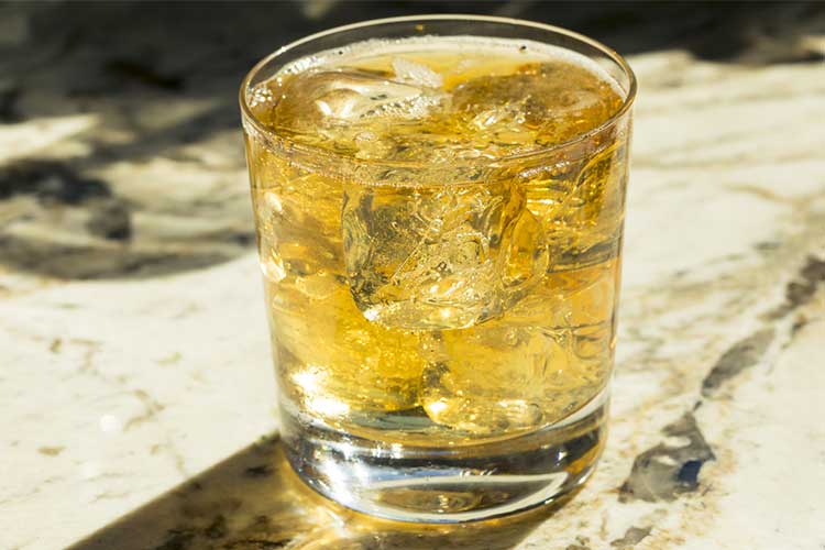 ハイボールの割合は1:4が黄金比！おすすめの作り方とアレンジ方法