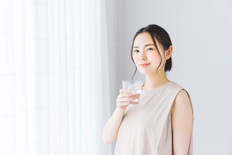 水と美容の深い関係！潤い美肌を作るインナーケアのコツ